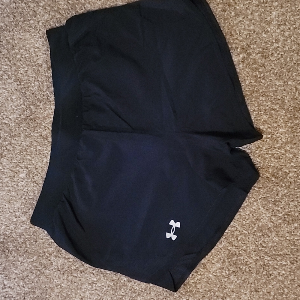 Black Under Armour shorts